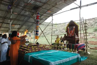 With-The-Blessings-Of-Swamiji-Guru-Homa-Begins - DSC_2501.jpg