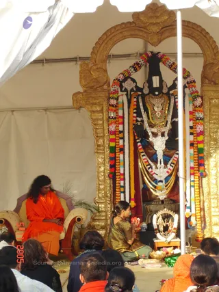 Sendoff From La - LA Ashram Swamiji Send Off Nov 4, 2005 009_watermark.jpg