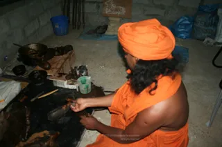 Swamiji-Supervising-The-Metal-Carving-Work - IMG_5151.JPG
