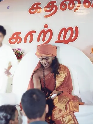 October 28 - 1 November 2004 - Mass Living Enlightenment Initiations in Tiruvannamalai