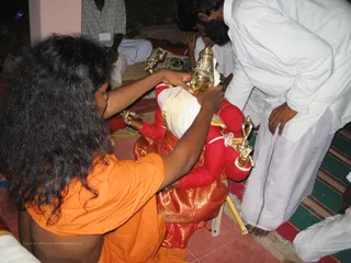 Swamiji Doing Alankar - IMG_0951_watermark.jpg