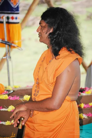 Swamiji-Supervising-The-Preparation - DSC_2376.jpg