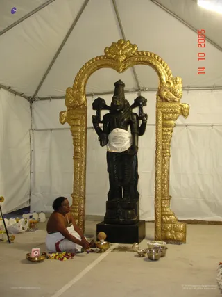 Venkateshwara Abhishekam - LA ashram 004_watermarked.jpg