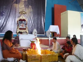 Gayatri-Initation - swamiji_explain.jpg