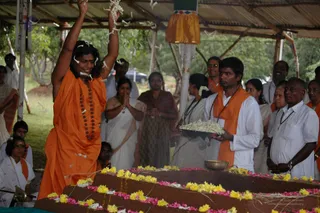 With-The-Blessings-Of-Swamiji-Guru-Homa-Begins - DSC_2562.jpg