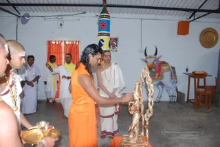 Swamiji-Doing-Pranaprathistha-To-Deities - DSC_3298.JPG