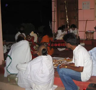 Swamiji Doing Alankar - IMG_0888_watermark.jpg