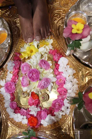 Pratyaksha Pada Puja - IMG_2555.JPG