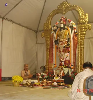 Venkateshwara Alankar - LA ashram 032_watermarked.jpg