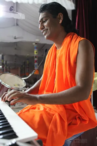 Yoga-Sutras-And-Evening-Lep-Session-With-Swamiji - IMG_0061.JPG