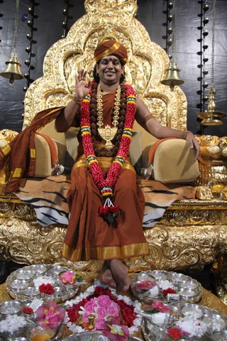 Pratyaksha Pada Puja - IMG_9872.JPG