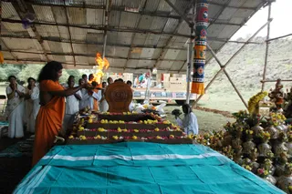 With-The-Blessings-Of-Swamiji-Guru-Homa-Begins - DSC_2503.jpg