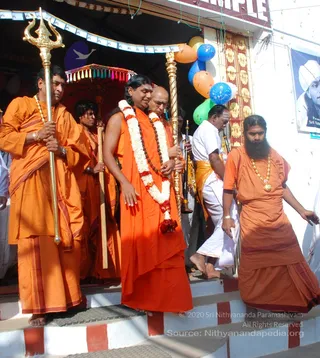 Welcoming-Swamiji-And-Procession - watermark_DSC_0393.JPG