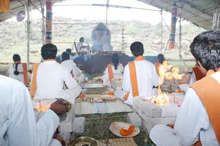 Blessings-To-Devotees - DSC_2700.jpg