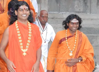 Visit-To-Arunachaleshwara-Temple - 01--Welcoming-Swamiji_7.jpg