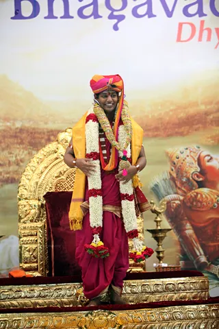 Priest Natrajtemple - 01--IMG_1622_watermarked.jpg