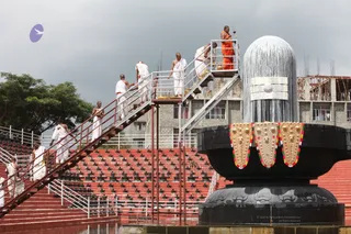 Nithyanandeshwara-Paramashiva-Lingha-Abishekam - watermark_IMG_3701.jpg