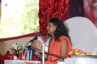 Swamiji-Addressing - batch_DSC_0397.JPG