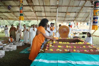 With-The-Blessings-Of-Swamiji-Guru-Homa-Begins - DSC_2489.jpg