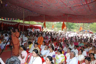 Swamiji-Addressing - batch_DSC_0327.JPG