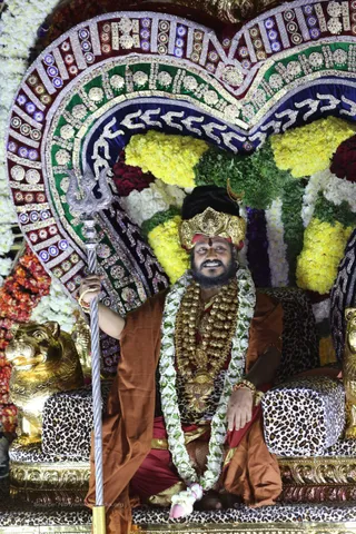 Procession - G28A8027.jpg