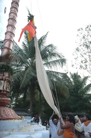 Flag-Hoisting-By-Swamiji - DSC_0516.JPG