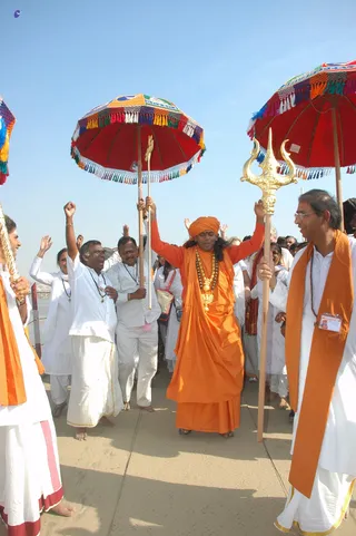 Procession - india-Ashram-Dic.30-31-1 -.05-06 365_watermarked.jpg