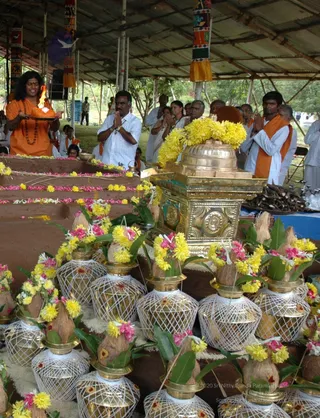 With-The-Blessings-Of-Swamiji-Guru-Homa-Begins - DSC_2494.jpg