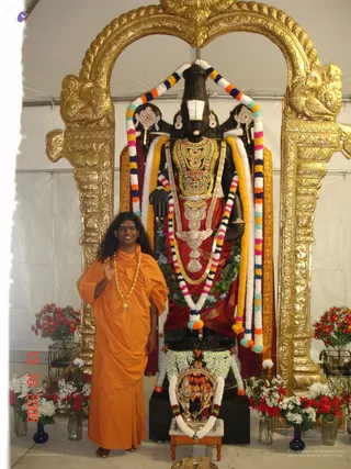 Swamiji - LA ashram 009_watermarked.jpg