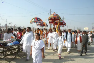 Procession - india-Ashram-Dic.30-31-1 -.05-06 377_watermarked.jpg