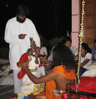 Swamiji Doing Alankar - IMG_0891_watermark.jpg
