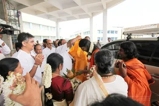 Welcoming-Swamiji - IMG_0941.JPG