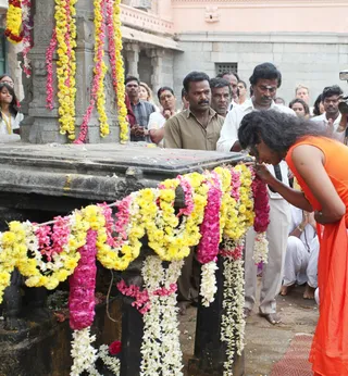 Visit-To-Arunachaleshwara-Temple - 06--Swamiji-at-Arunagiriyogeshwara_10.jpg