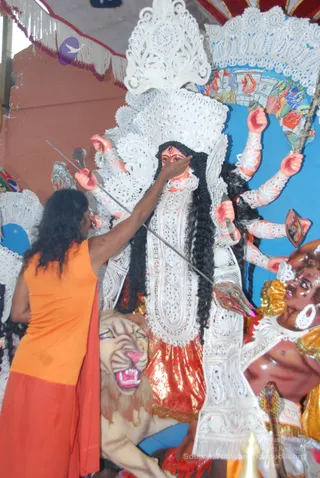 Swamiji-Doing-Pranaprathistha-To-Durga-Devi - watermark_DSC_5271.JPG