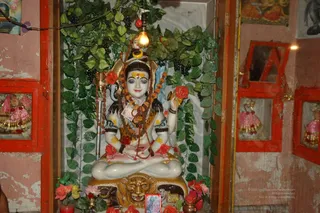 Year 1999 His Divine Holiness At Age 21
