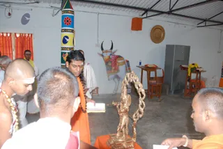 Swamiji-Doing-Pranaprathistha-To-Deities - DSC_3297.JPG