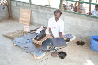 Swamiji-Supervising-The-Metal-Carving-Work - IMG_1934.JPG