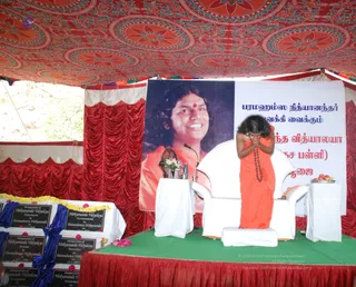 Swamiji-Addressing - batch_DSC_0316.JPG