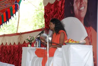 Swamiji-Addressing - batch_DSC_0396.JPG