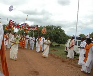 Welcoming-Swamiji - DSC_2040.jpg