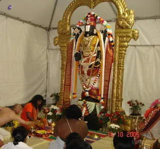 Venkateshwara Alankar - LA ashram 018_watermarked.jpg