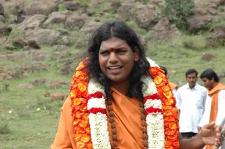 Swamiji-Supervising-The-Preparation - DSC_2189.jpg