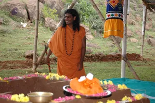 Swamiji-Supervising-The-Preparation - DSC_2412.jpg