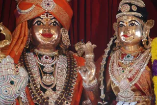 Swamiji-Doing-Pranaprathistha-To-Deities - DSC_3291.JPG