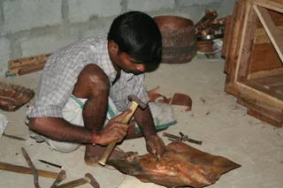 Swamiji-Supervising-The-Metal-Carving-Work - IMG_5156.JPG