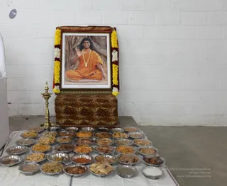 Blessings-To-Vip-And-Devotees - IMG_7143.jpg