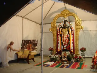 Puja - LA ashram 031_watermarked.jpg