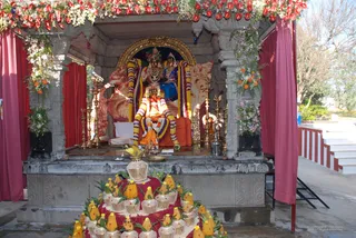 Procession - DSC_0508_watermarked.jpg