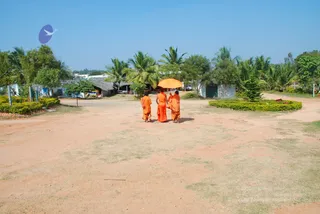 Initatied-Acharyas-Having-Feast-With-Swamiji - watermark_DSC_0574.JPG