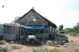 Swamiji-Supervising-The-Metal-Carving-Work - IMG_1922.JPG